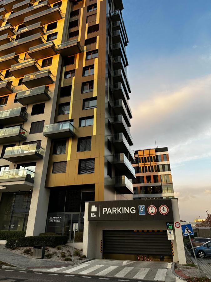 Ein Park Apartment With Free Parking Bratislava Exterior photo