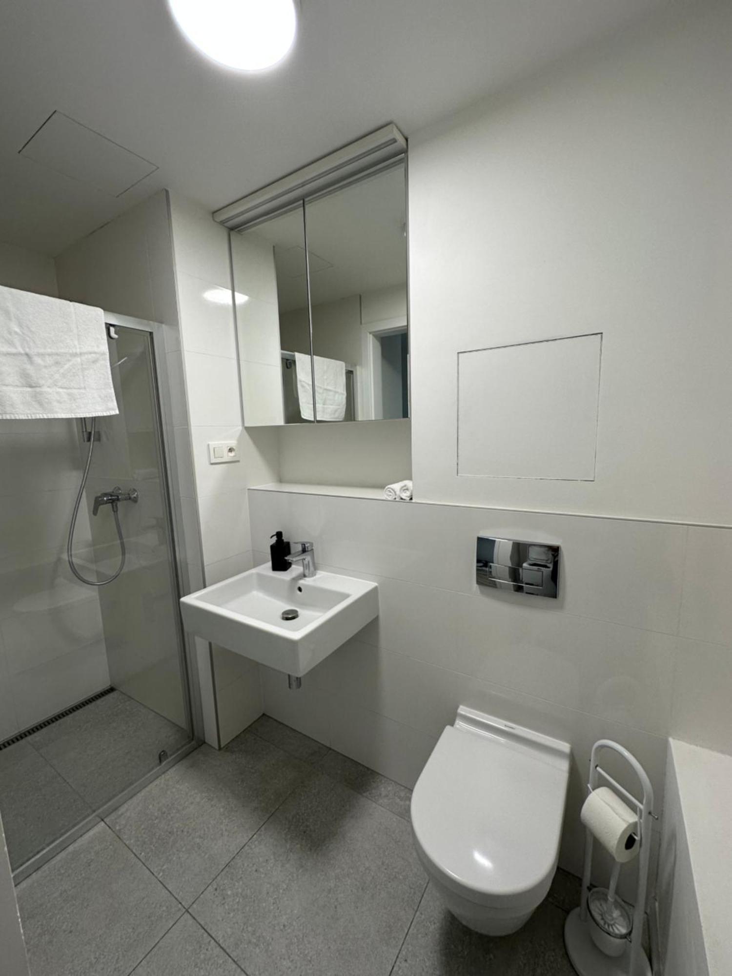 Ein Park Apartment With Free Parking Bratislava Exterior photo